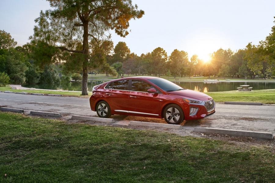  Hyundai IONIQ hybrid (AE) 2019 года  (NA) (фото 5 из 20)